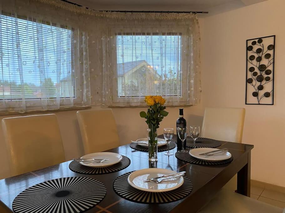 Goczałkowice-Zdrój 4 Bedroom Family House With Access To A Hot Tub מראה חיצוני תמונה