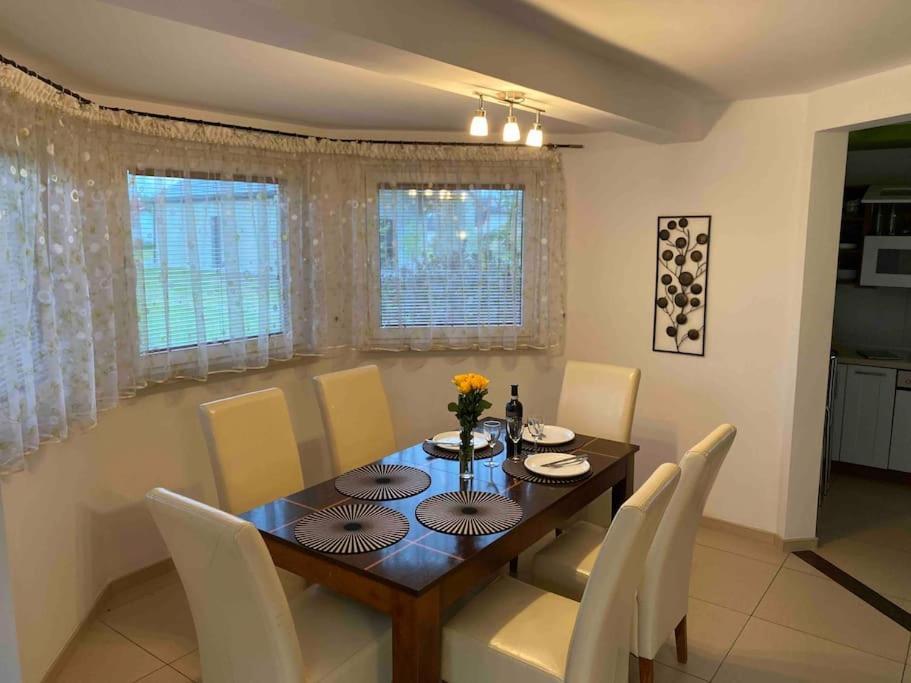 Goczałkowice-Zdrój 4 Bedroom Family House With Access To A Hot Tub מראה חיצוני תמונה